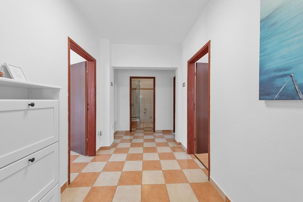 Apartment Uga2