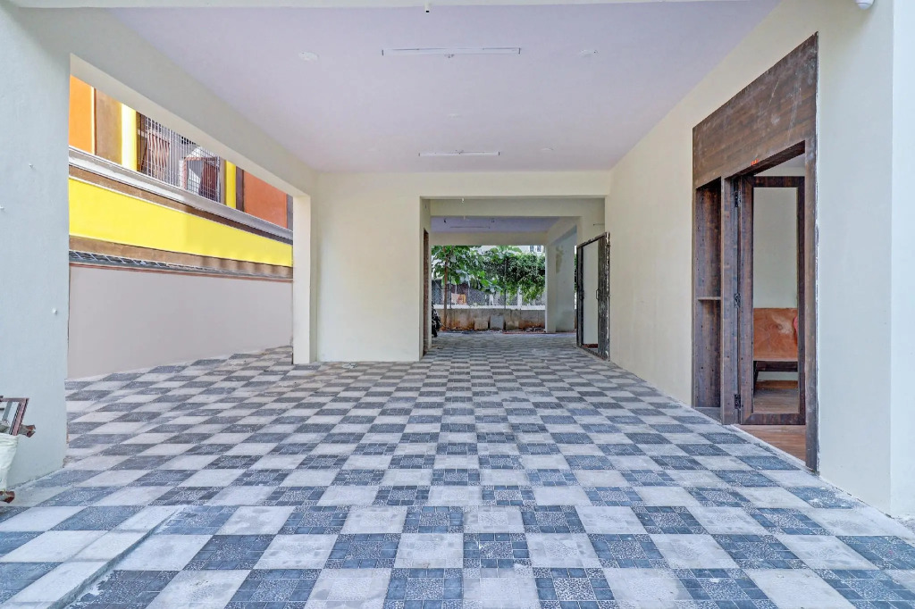 Hotel O by OYO Abhis R Square
