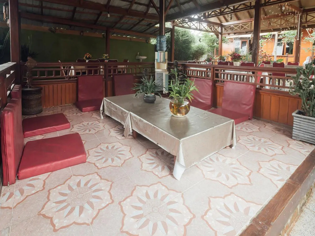 OYO 1300 Crecia Guest House