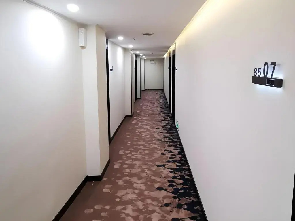 GreenTree Inn Express Shandong Dezhou Lingcheng District Fuxing Street Bus Station.