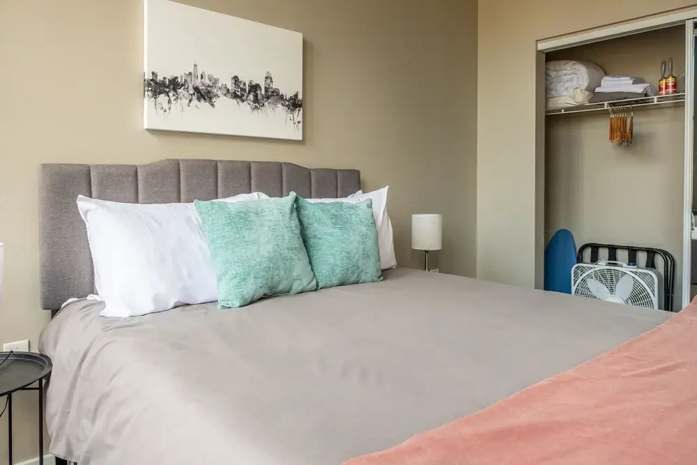 FRONTDESK East 8 Loft Apts Downtown Cincinnati