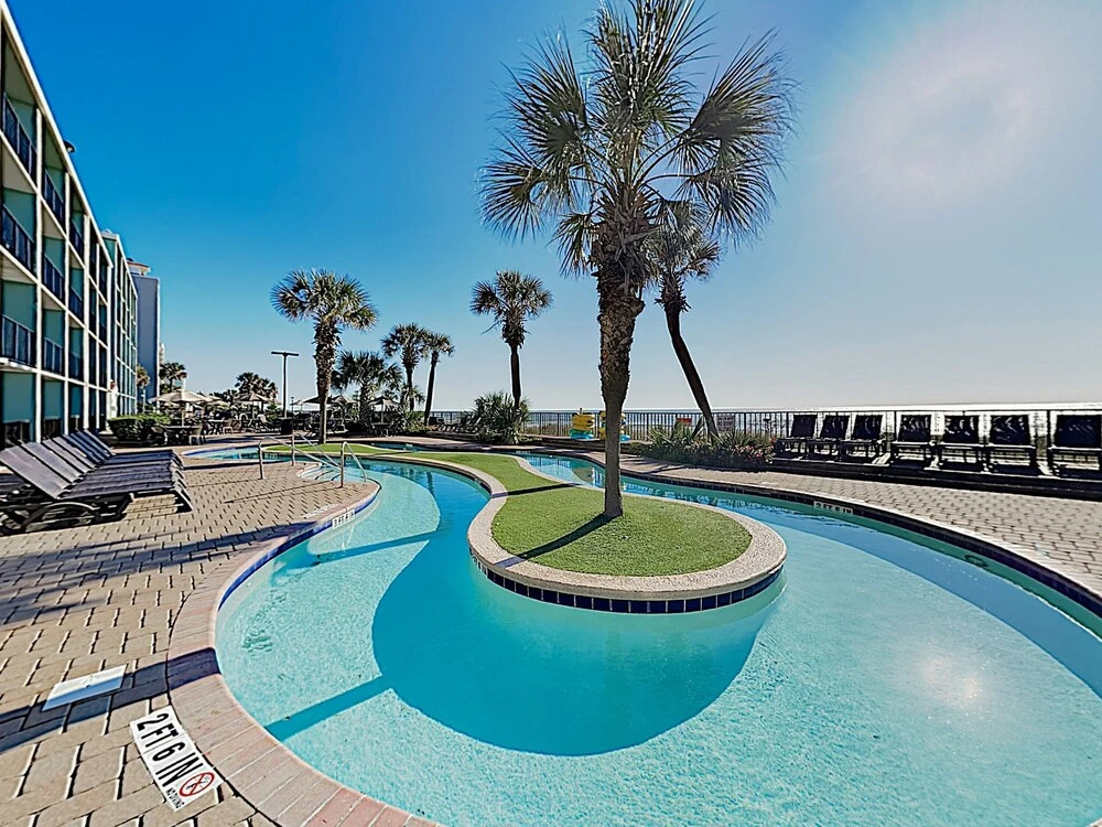 Ground-level Oceanfront W/ Pools & Hot Tubs 1 Bedroom Condo