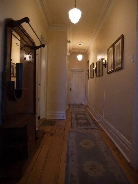 Alexandre Logan 1870 B&B