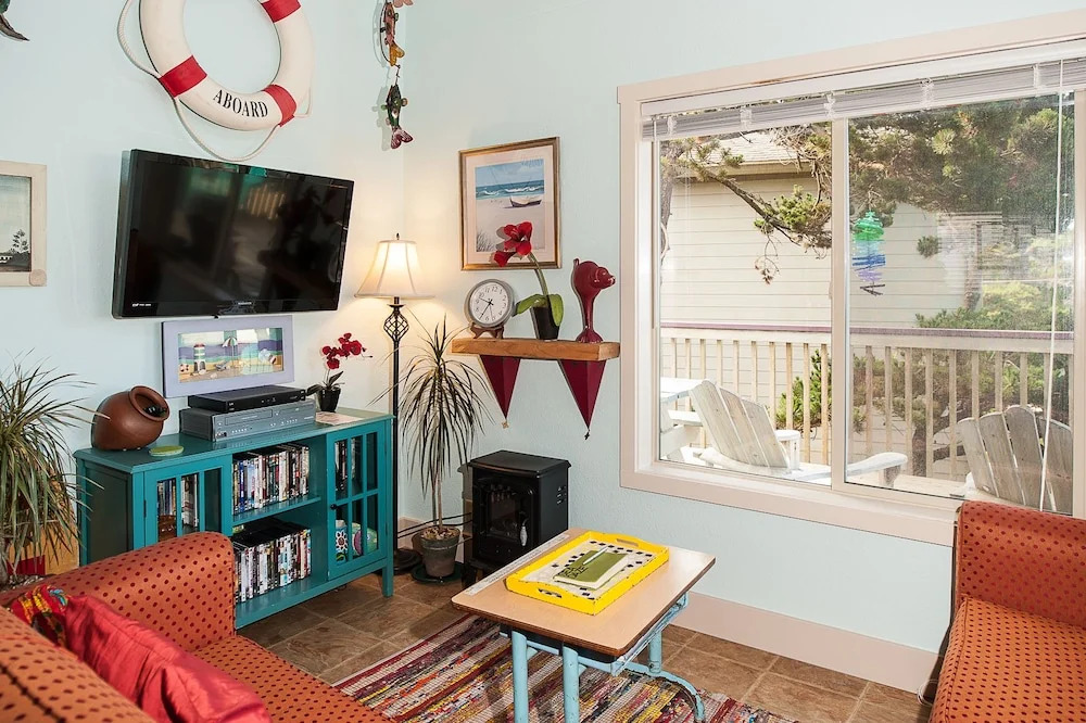Sea Daze 1 Br cottage by RedAwning