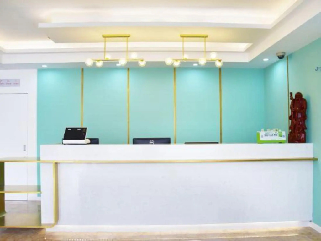 Shanghai OYO Zhixiang Hotels
