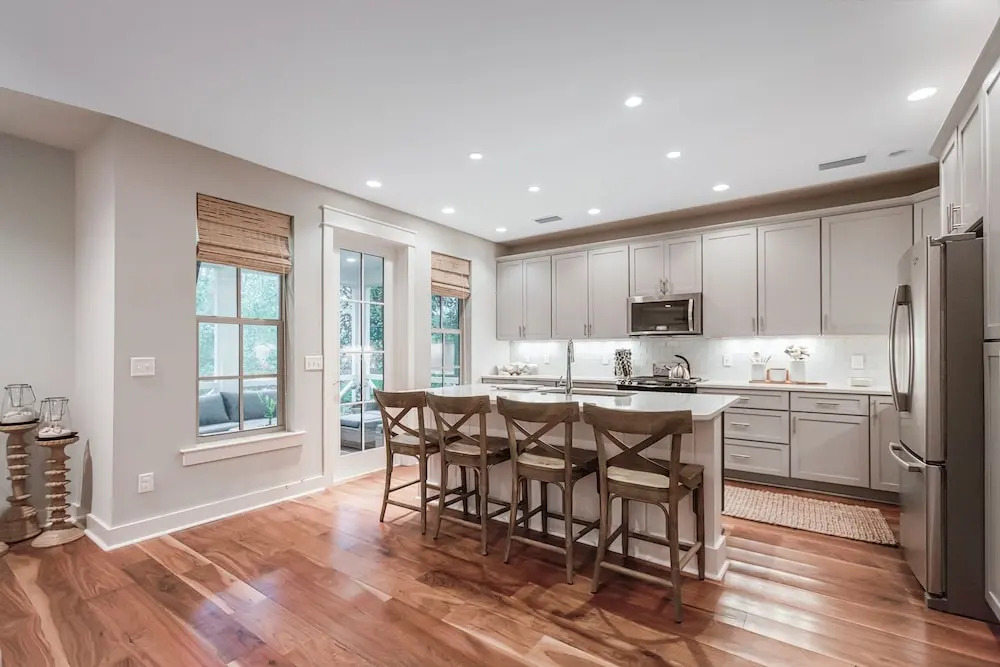 Cypress - 2 Masters, Golf Cart & Amenities 4 Bedroom Home