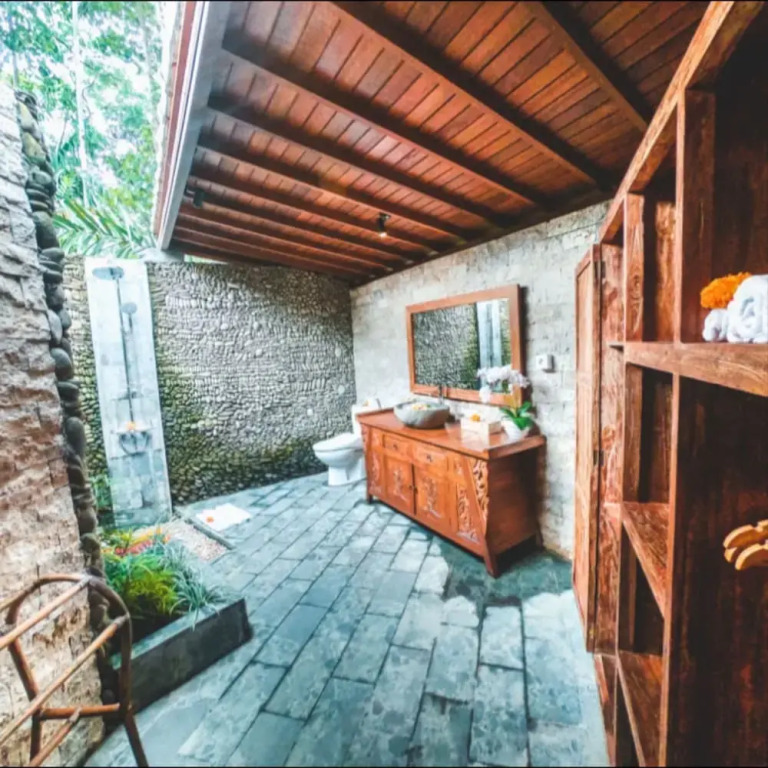 The Jungle Villa