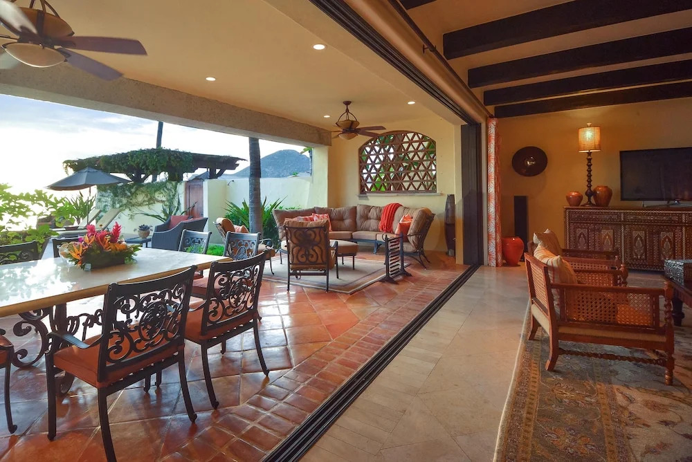 Opulent Medano Beachfront Villa W/beach Club Access: Hacienda Villa 11