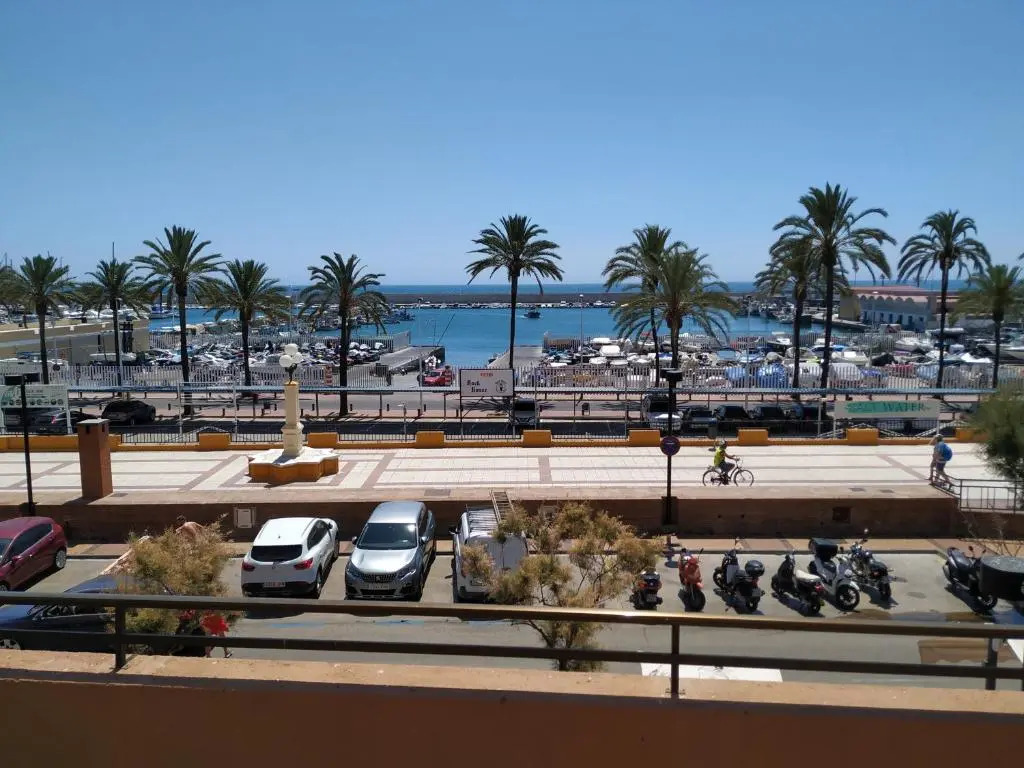 Las Palmeras, 893