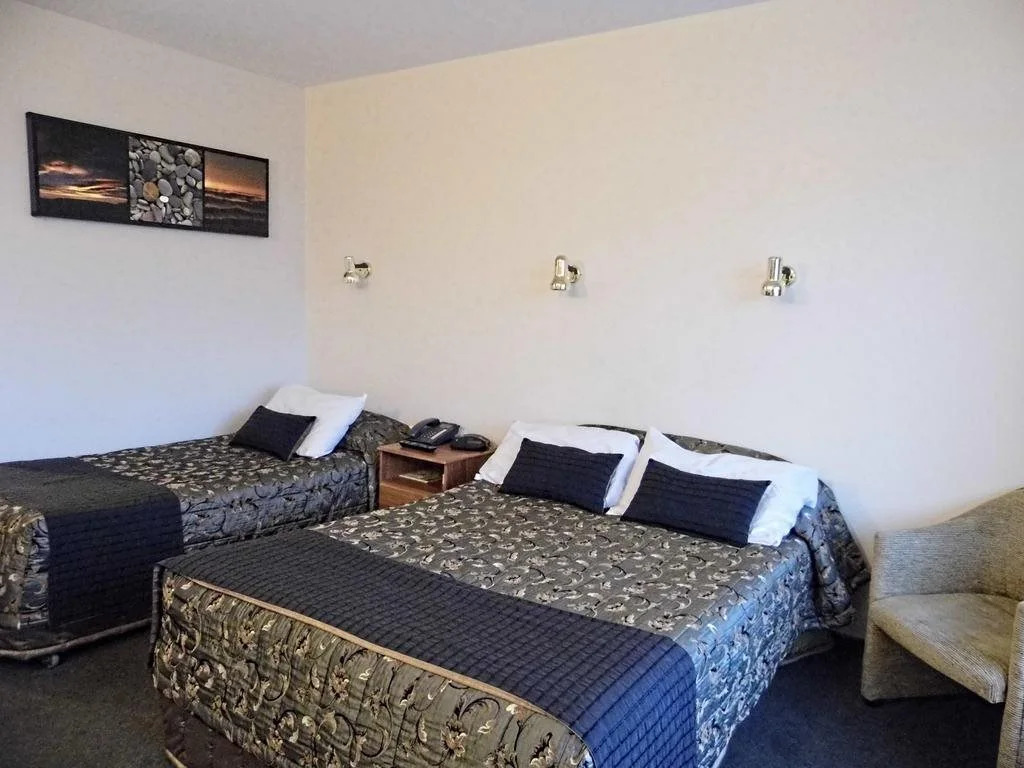 Westport Motor Hotel