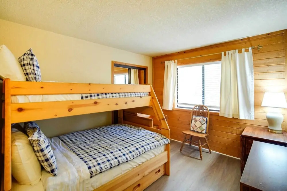 < 3 Mi to Lake: 'goldilodge' Big Bear Lake Cabin