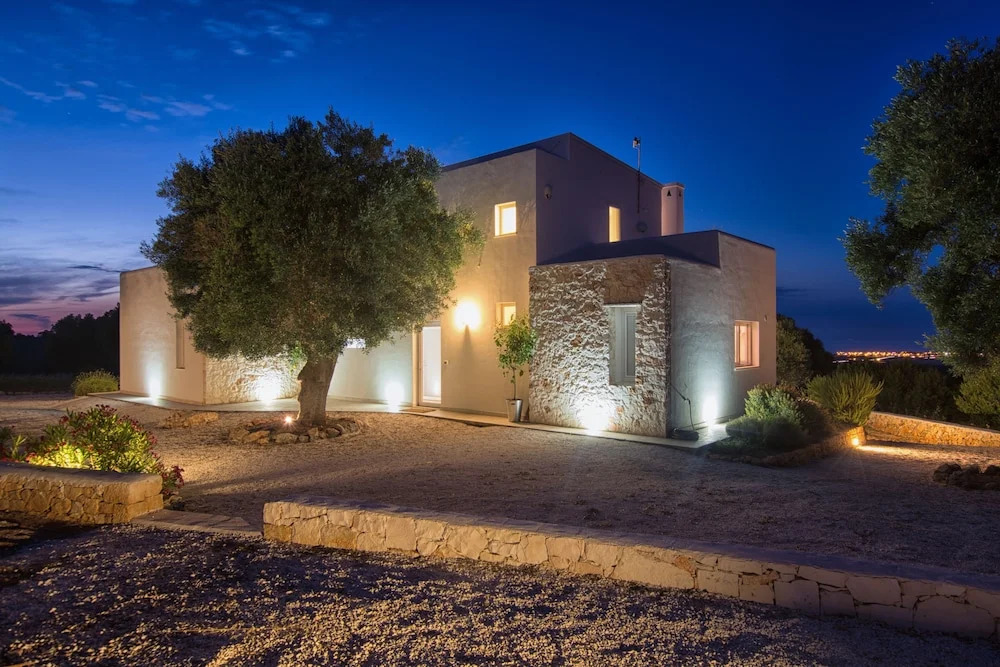 Villa Butterfly by Raro Villas