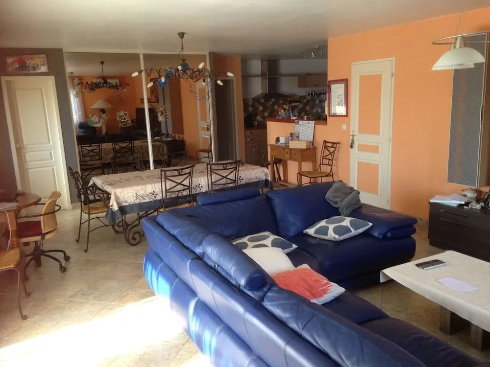 Chambre 2 Beziers Villeneuve