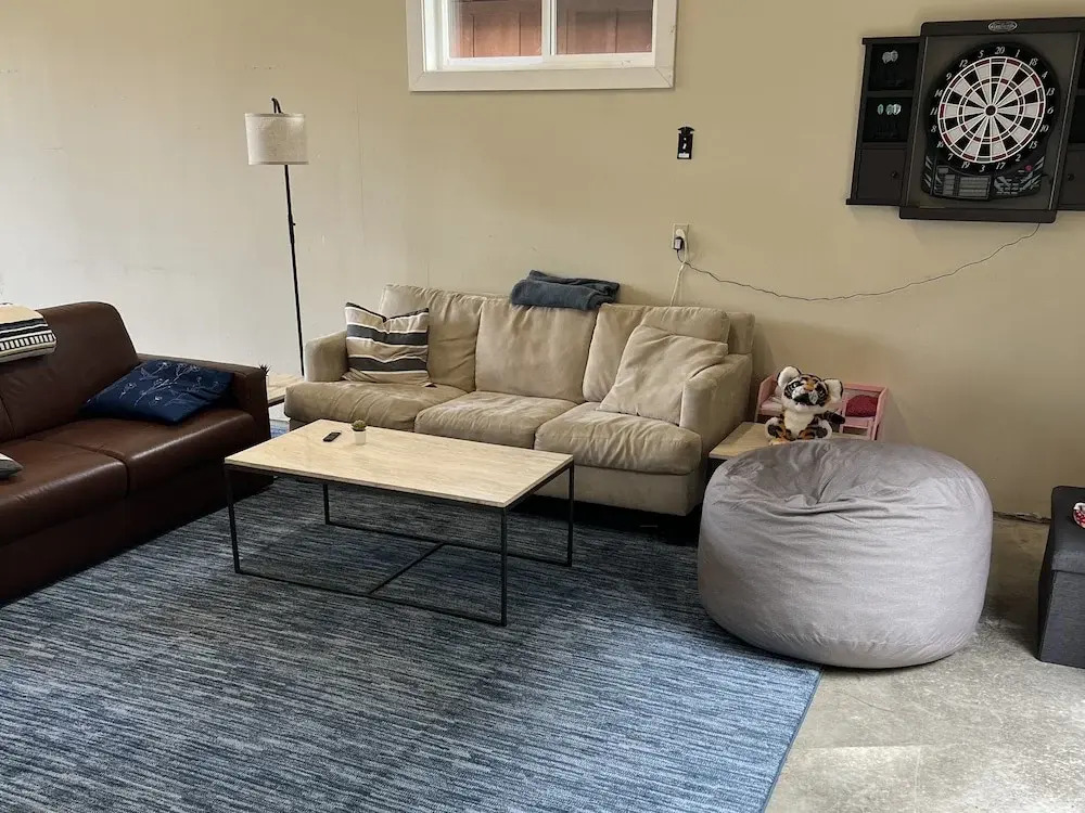 Mountain Retreat With Hot Tub, Game Room And Yard 3 Bedroom Home