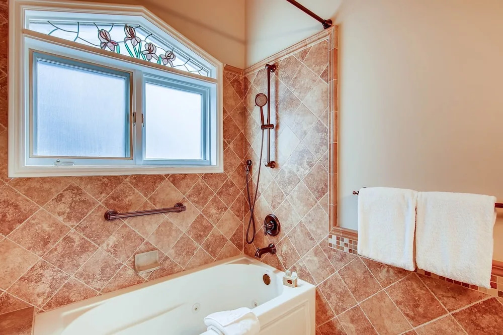 Motherlode 3 3 Bedroom Townhouse by RedAwning