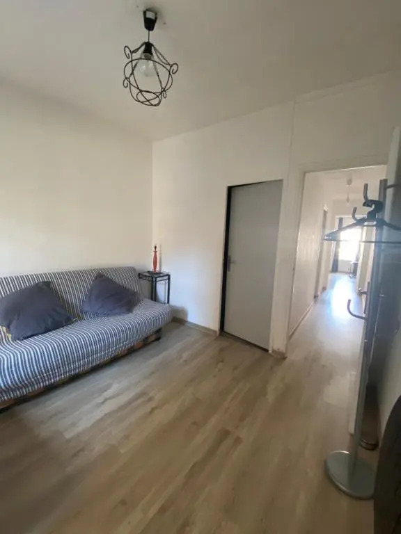 Cœur de Ville Au 1er 66m2, Vu Sur la Place