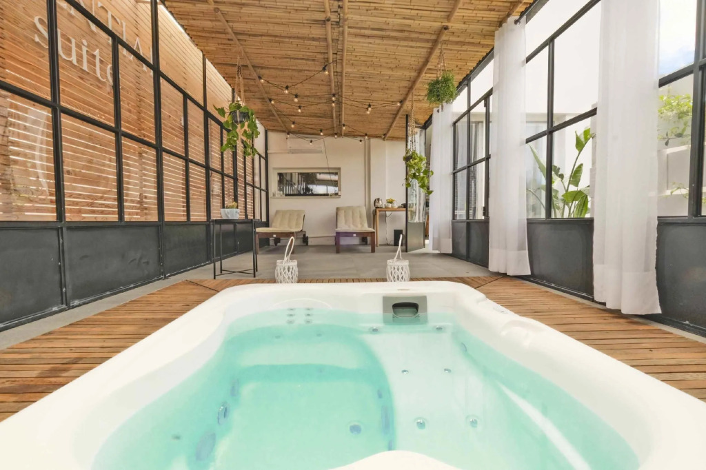 Essential suite