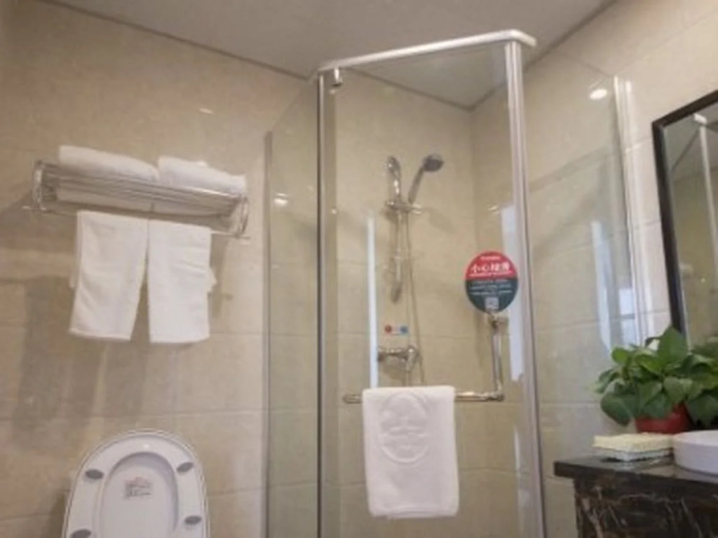 GreenTree Alliance Chuzhou Laian County Development District Jingyi Road Hotel.