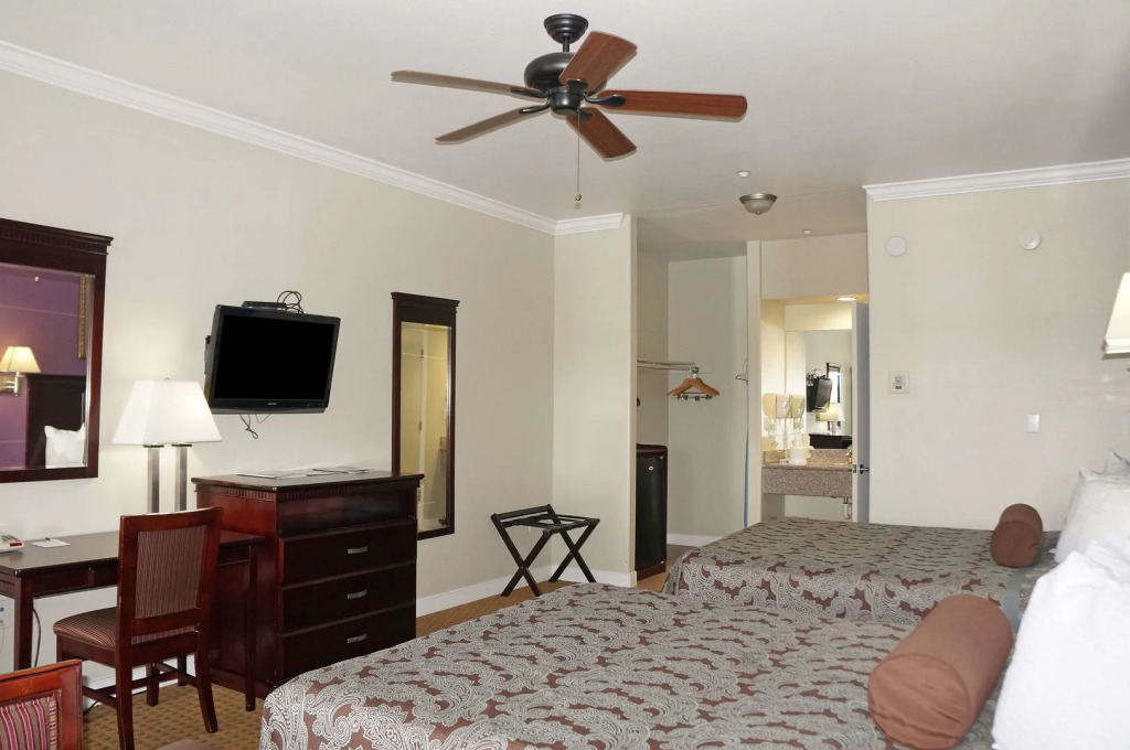 Rodeo Lodge