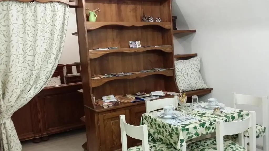 Le Case del Libro Verde Acino dUva