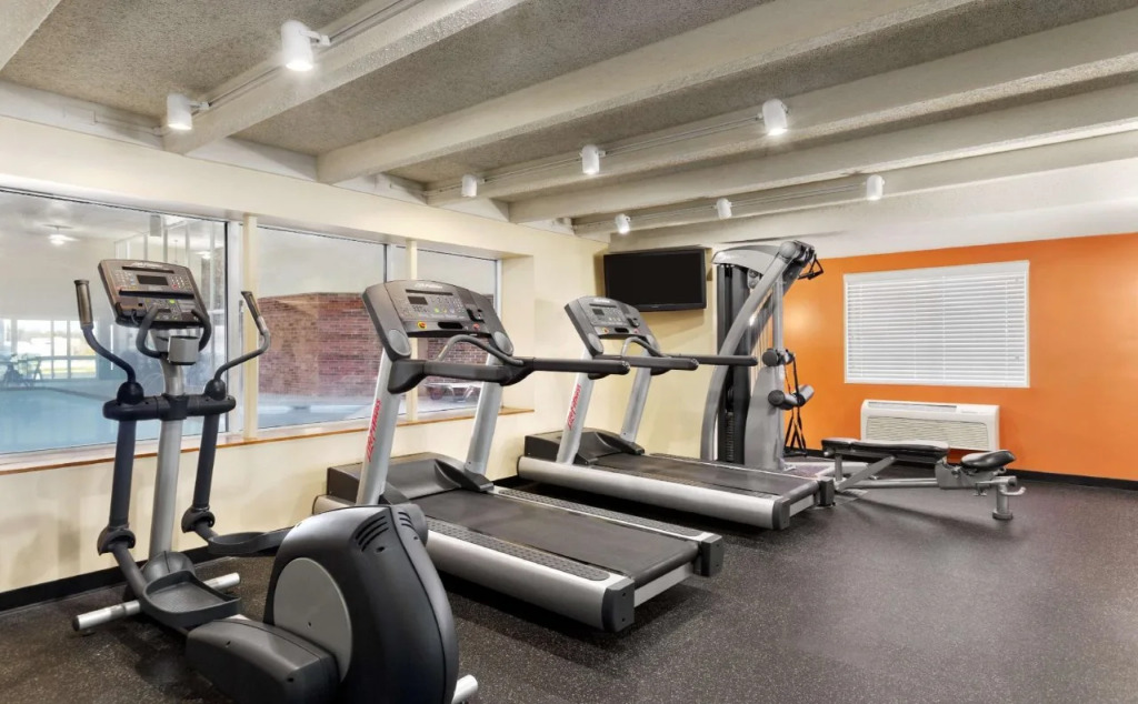 Country Inn & Suites by Radisson, Woodbury, MN