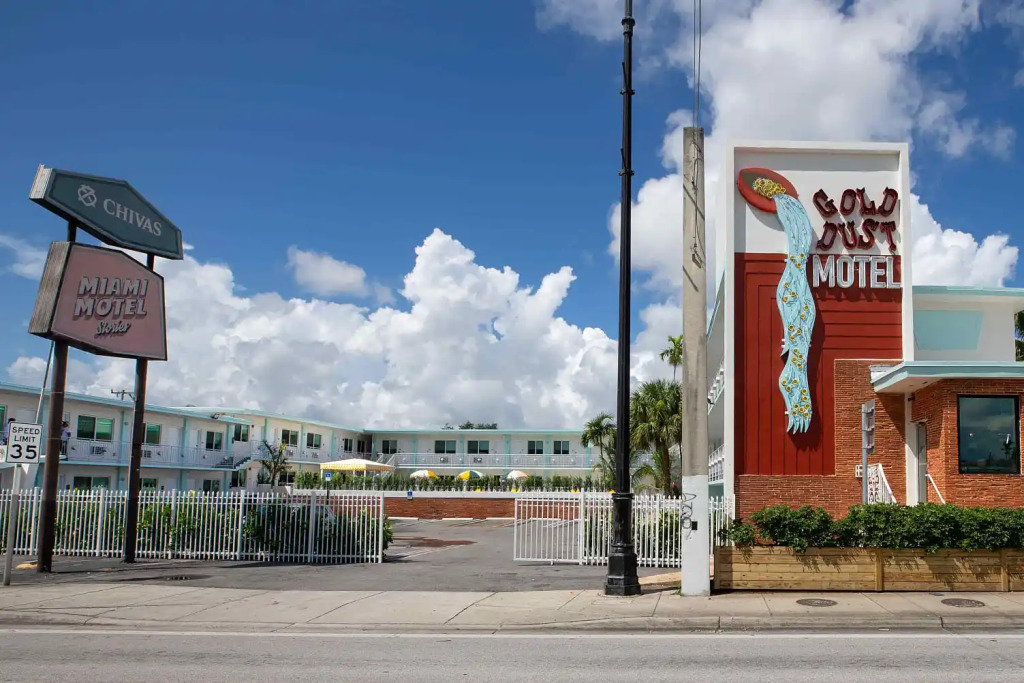 Motel Blu Hotel