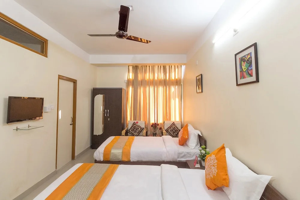 OYO 8209 Home Stay Down Town