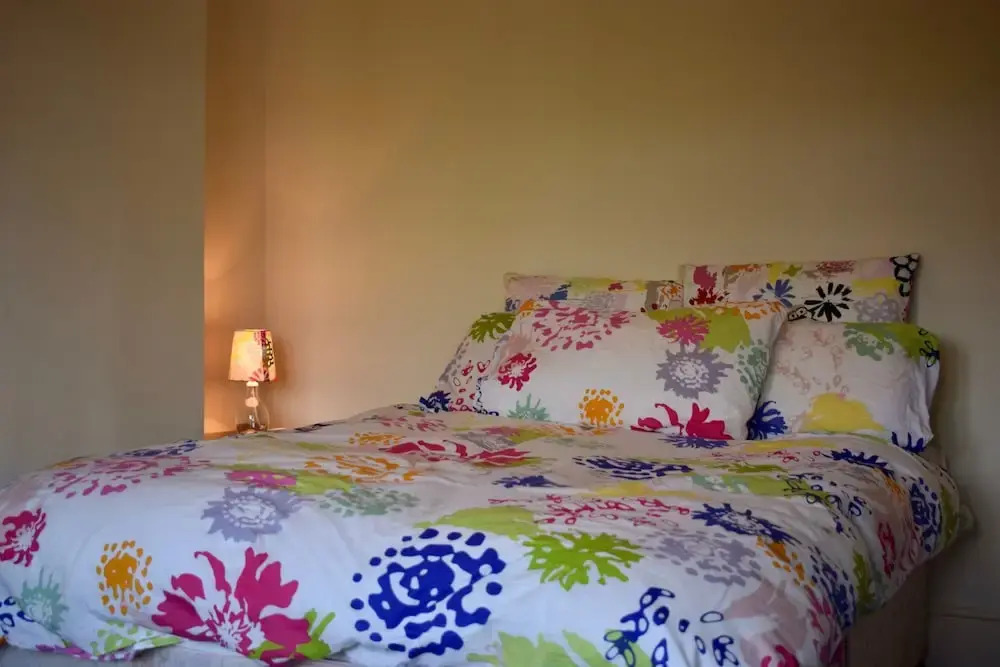 Garden 3 Bedroom Home With Parking