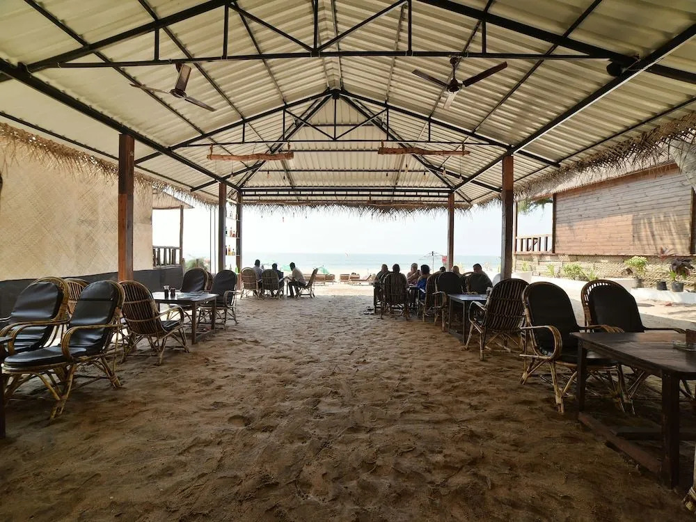 OYO 27964 Diva Bungalows