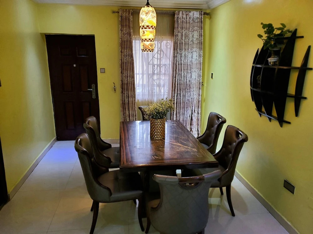 Flat - Sleeps 6 With Parking