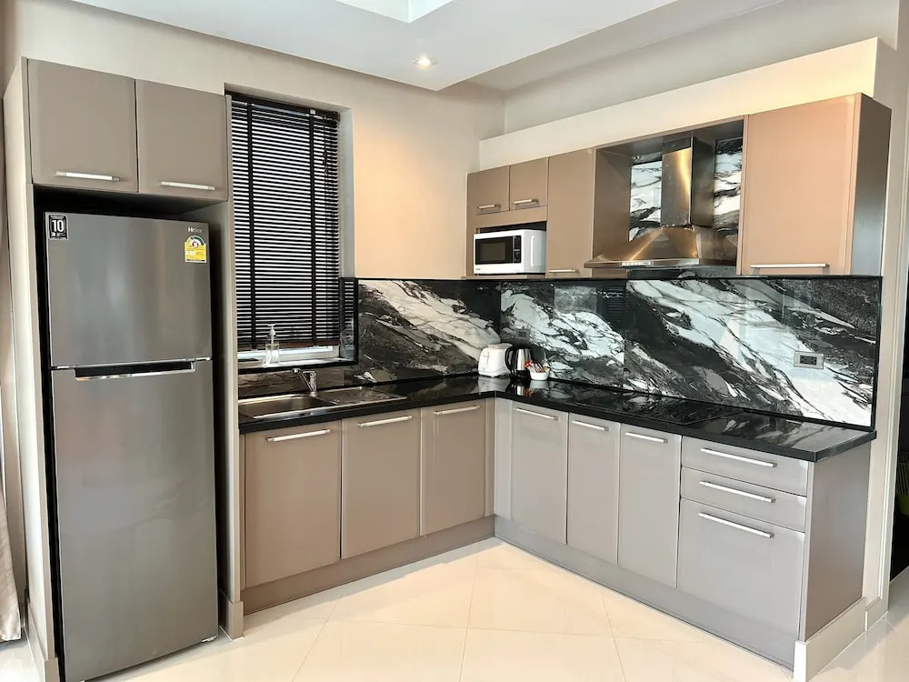 Palm Oasis Pool Villa by Pattaya Holiday