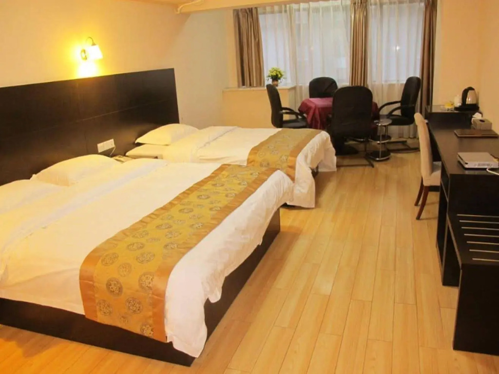 Chengdu Huijun Hotel