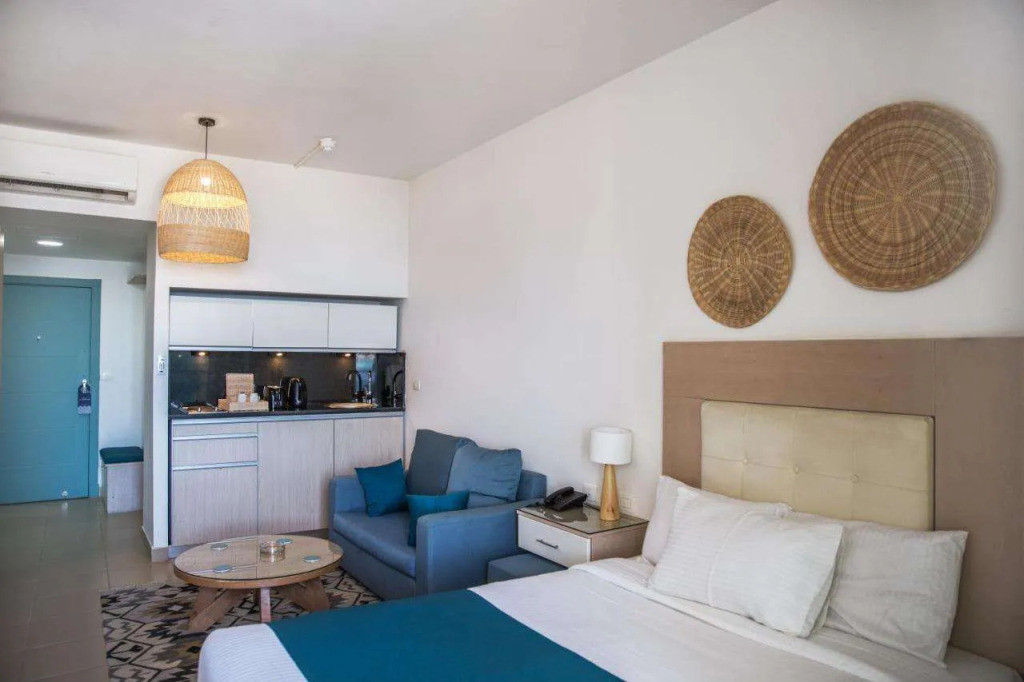 Redcon Suites