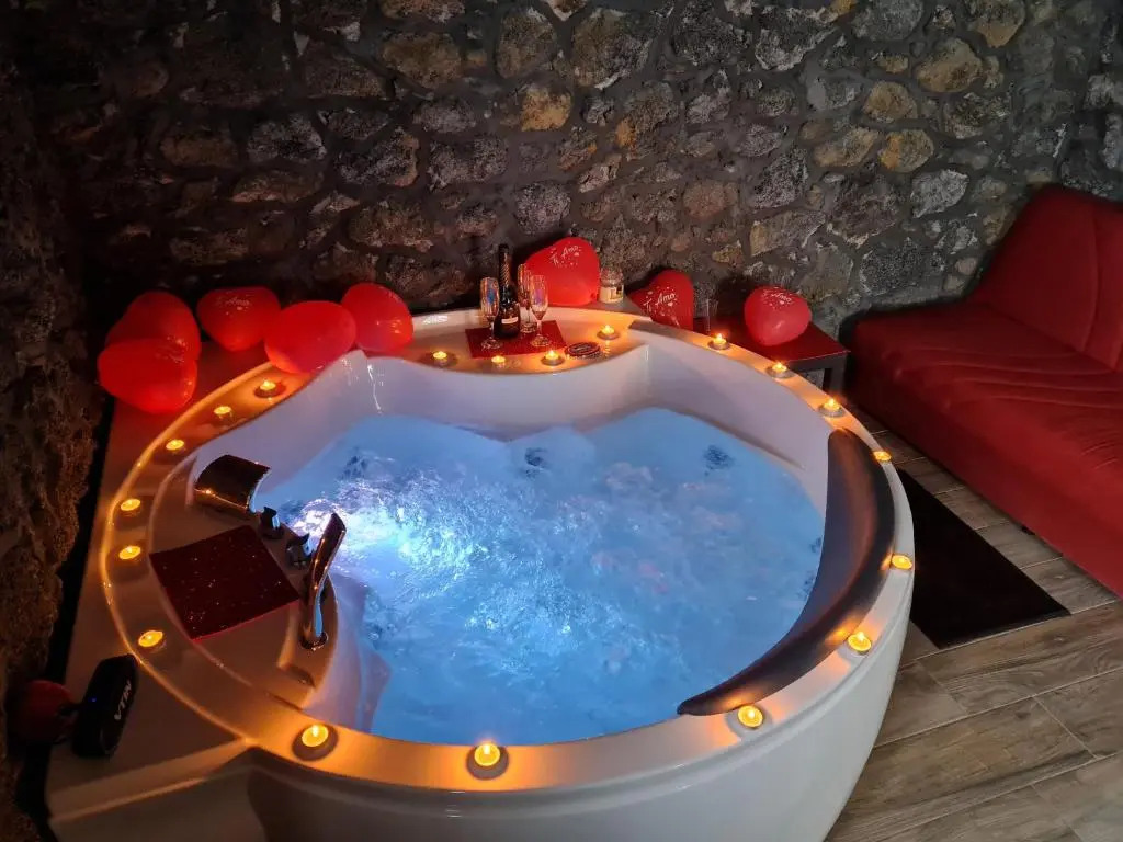 Il Rustico "con piscina in esclusiva o condivisa"