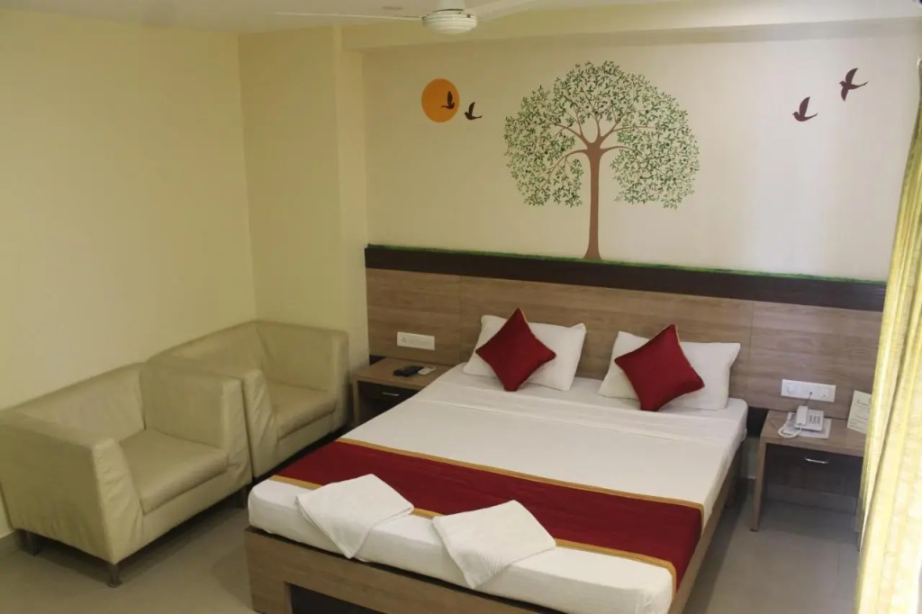 HOTEL GREEN TREES