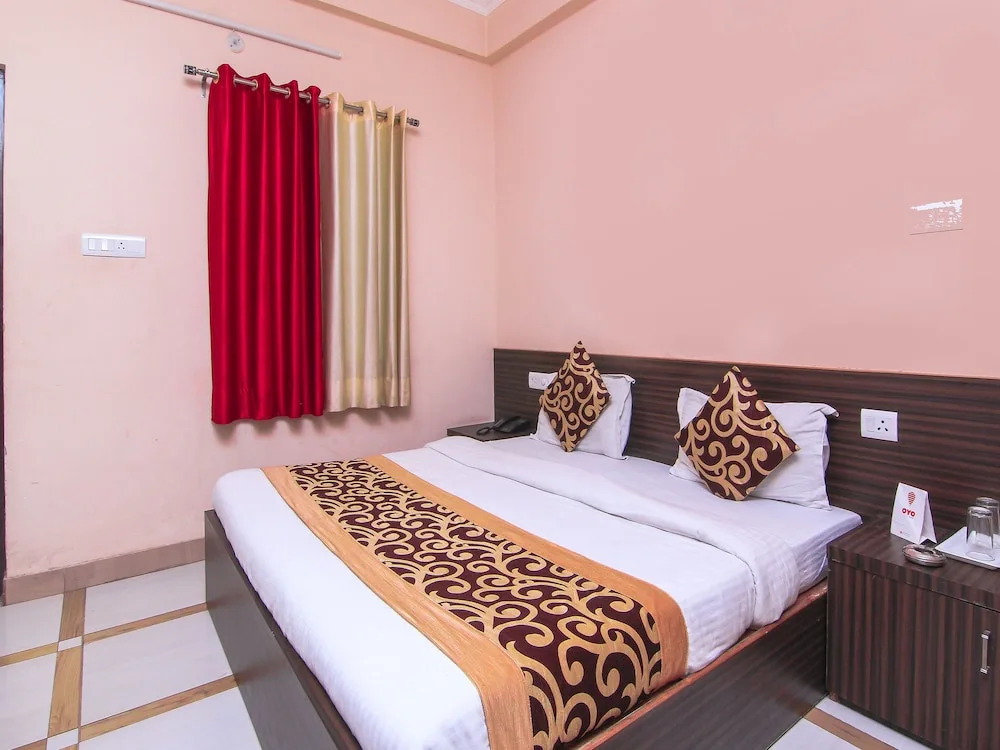 OYO 8243 Climat Inn