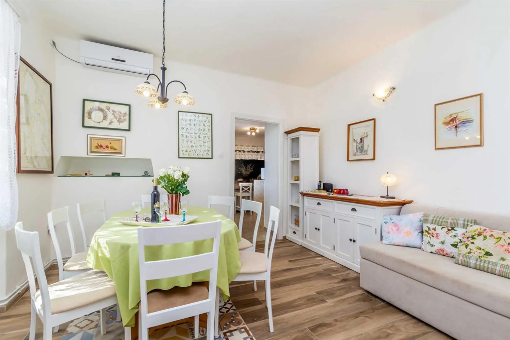 Holiday house TRSJA 11201