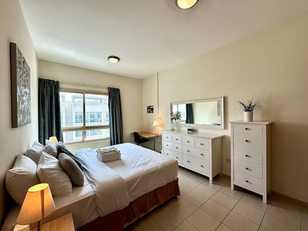 Lux BnB I Turia Tower I Lake & Garden View