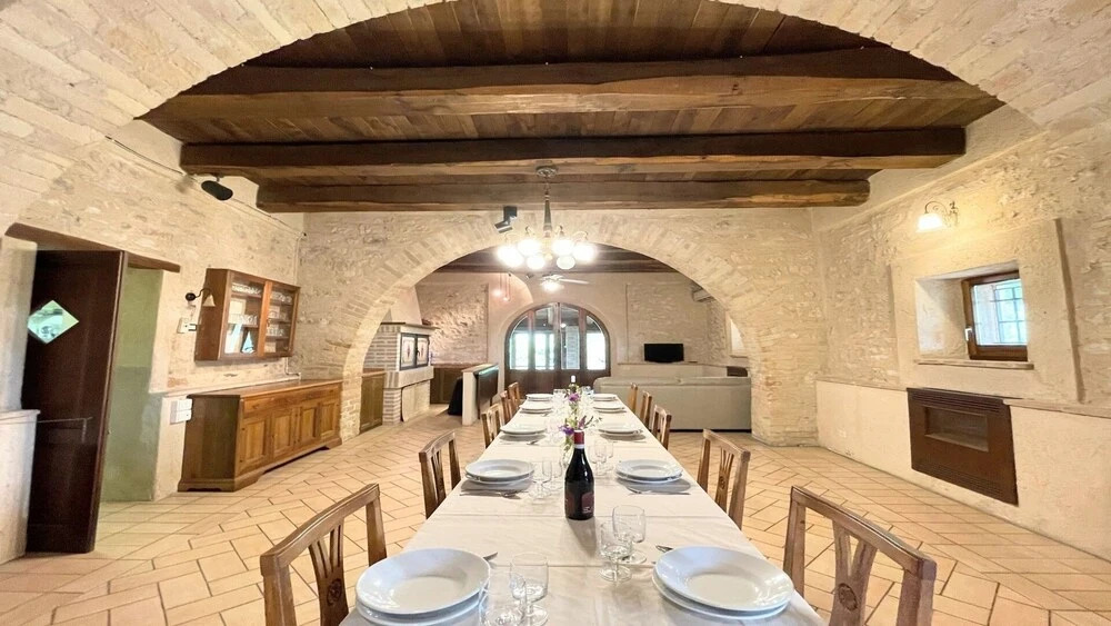 Contemporary Villa With Pool - Spello By The Pool - Sleeps 11 Exclusively Yours