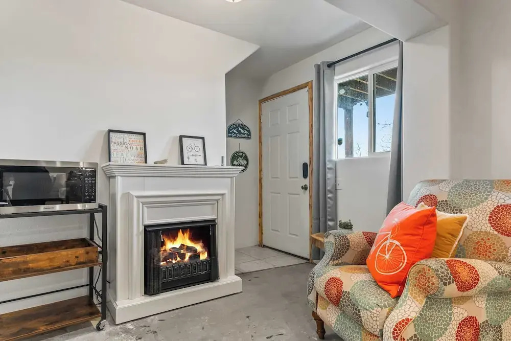 Scenic North Shore Stay w/ Games, Near Snow Summit Lakeview Lodge by Avantstay