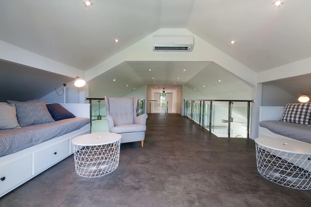 Seaview Pool Villa 3BR - Monkey Villa