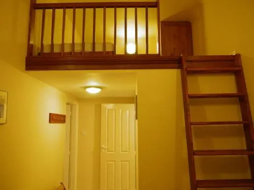 Boomerang Apartments