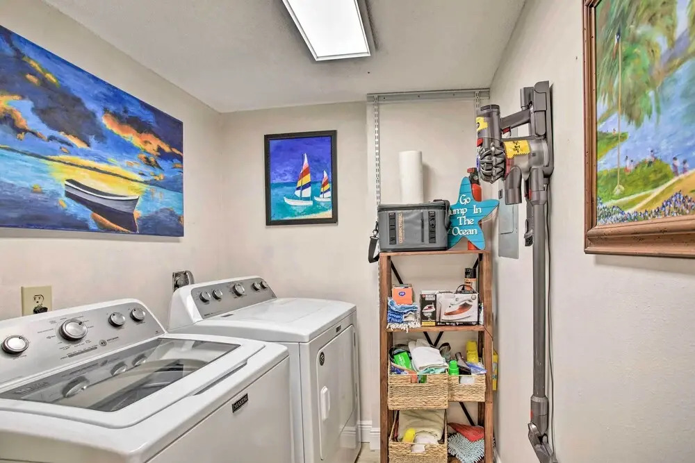 Beachfront Condo w/ Pool in Redington Shores