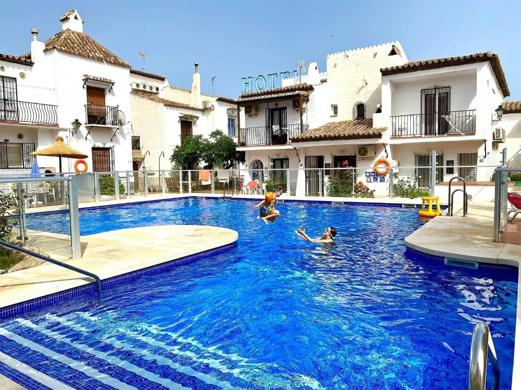 Nueva Nerja 52 Pubelo Andaluz Casasol