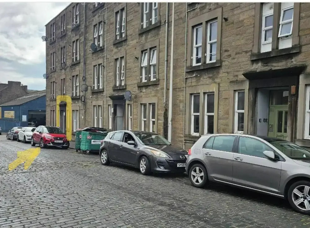 Dundee - 1 Bed - Sleeps 5 - Pet Friendly