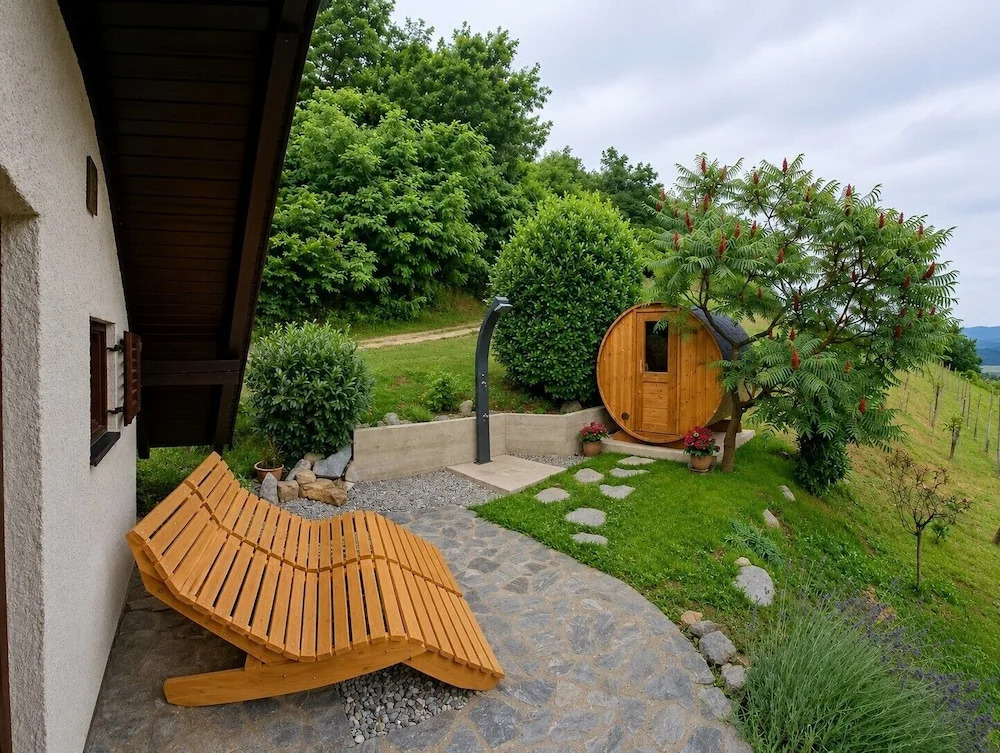 Vineyard cottage Podržaj