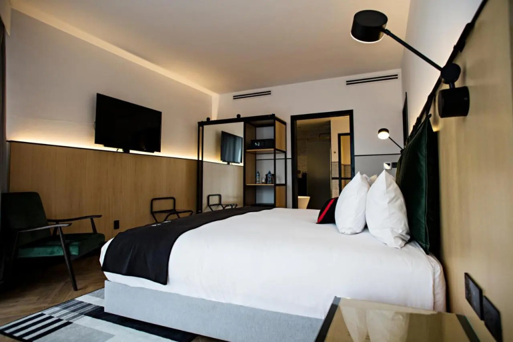 Met Hotel