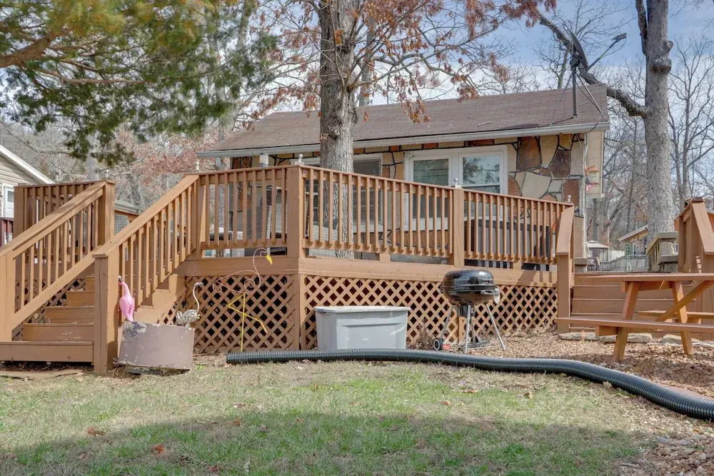 Cozy Camdenton Cottage w/ Deck + Boat Dock Access!