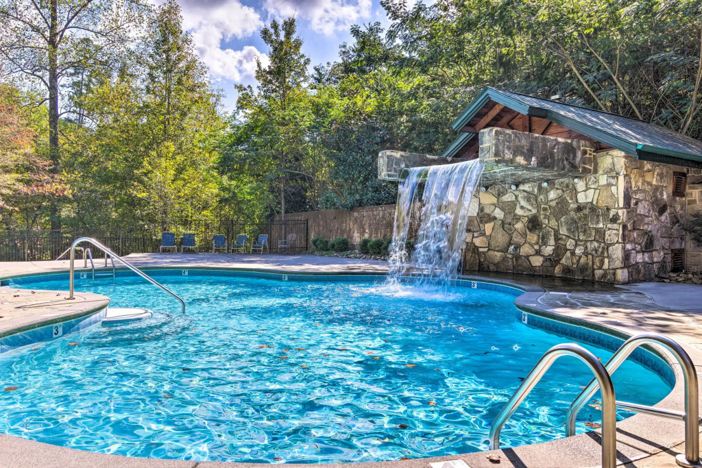 Dog Friendly Romantic Mtn Getaway Hot Tub Pool