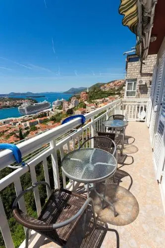Panorama Tarik Rooms